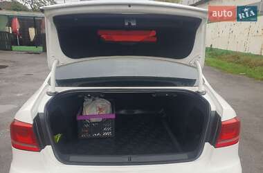Седан Volkswagen Passat 2012 в Фастове