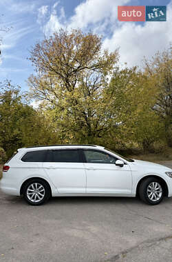 Универсал Volkswagen Passat 2016 в  фото 4 Универсал Volkswagen Passat 2016 в
