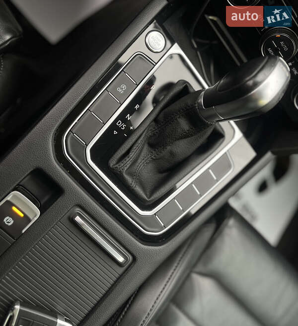 Универсал Volkswagen Passat 2017 в Сваляве