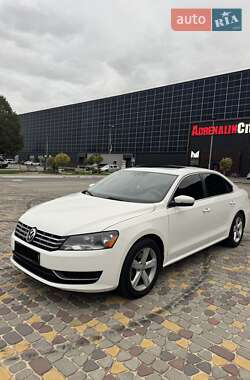 Седан Volkswagen Passat 2012 в Луцке