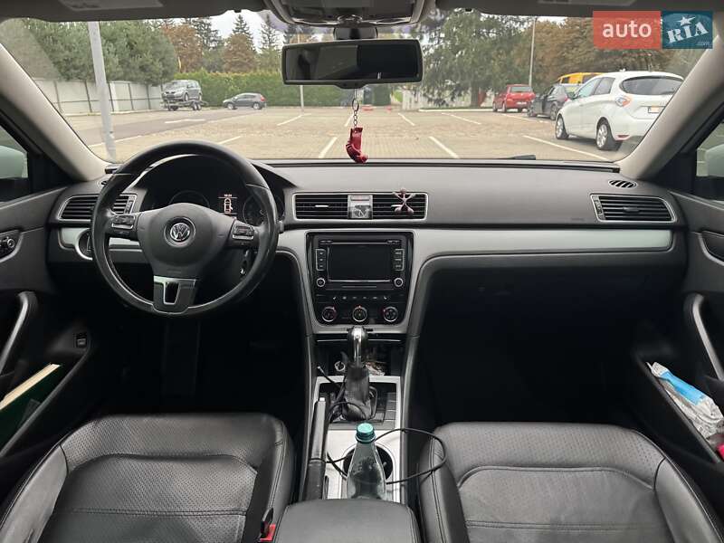 Седан Volkswagen Passat 2012 в Луцке