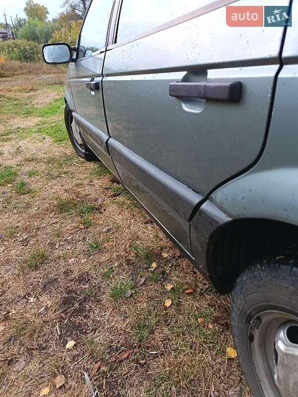 Седан Volkswagen Passat 1989 в Миргороде