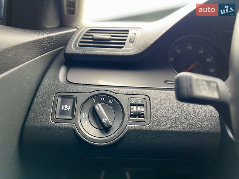 Седан Volkswagen Passat 2008 в Киеве