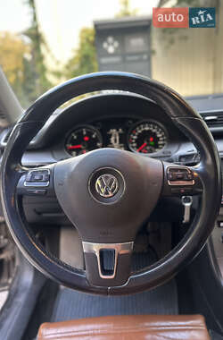 Универсал Volkswagen Passat 2011 в 