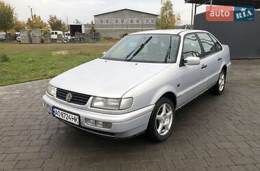Седан Volkswagen Passat 1995 в 