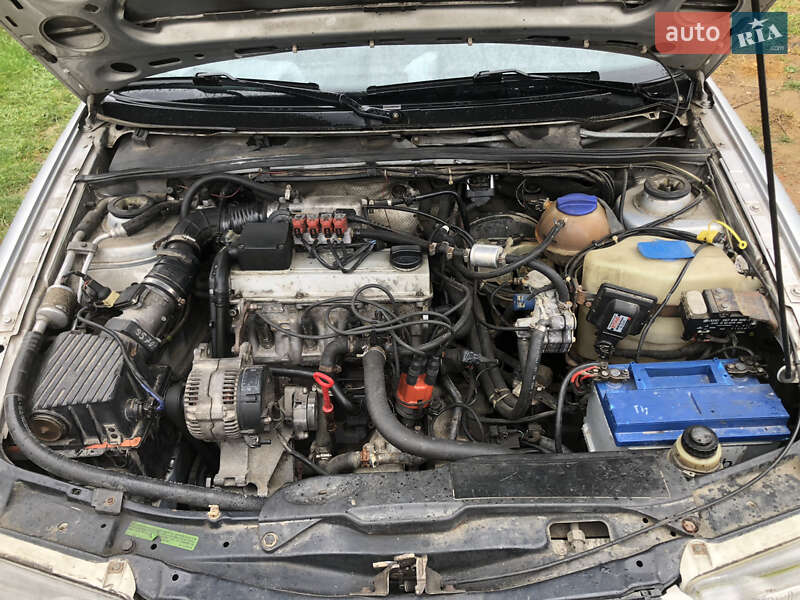 Седан Volkswagen Passat 1995 в Виноградові