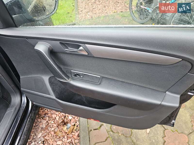 Седан Volkswagen Passat 2012 в Стрые фото 35 Седан Volkswagen Passat 2012 в Стрые