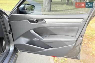 Седан Volkswagen Passat 2014 в 