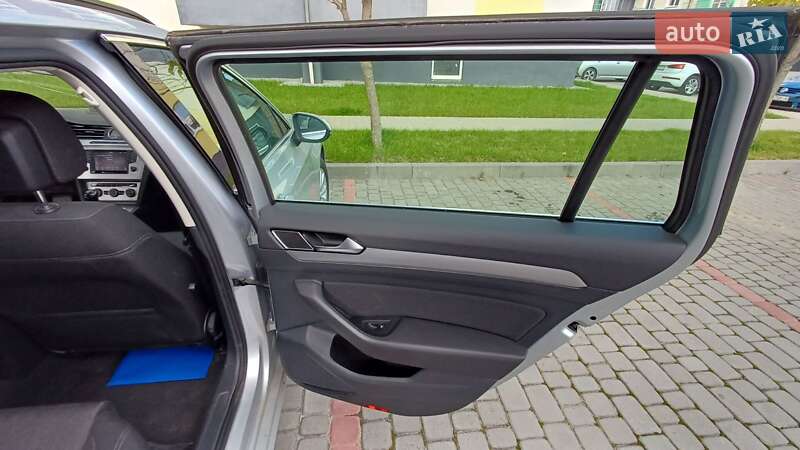 Универсал Volkswagen Passat 2015 в Львове