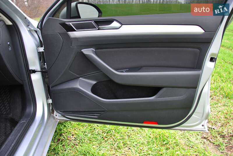 Седан Volkswagen Passat 2016 в Вінниці