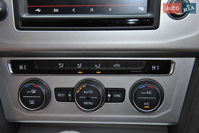 Седан Volkswagen Passat 2016 в Вінниці