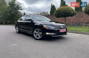 Седан Volkswagen Passat 2015 в Ровно