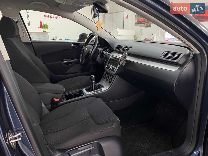 Универсал Volkswagen Passat 2008 в Киеве