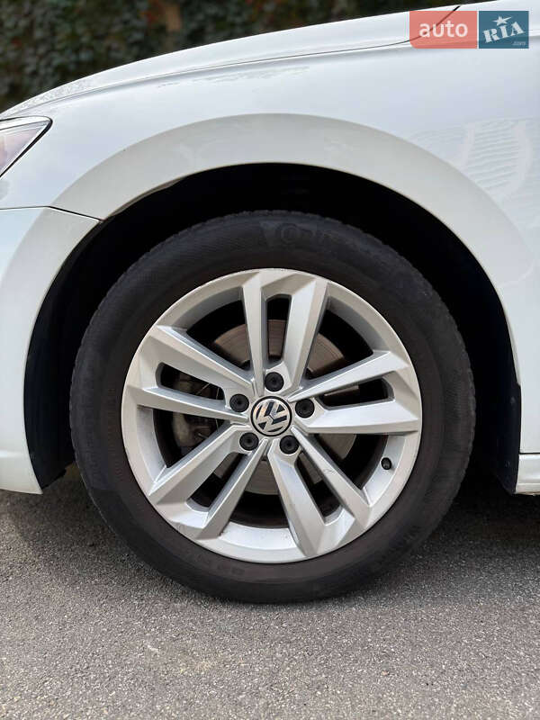Седан Volkswagen Passat 2020 в Киеве