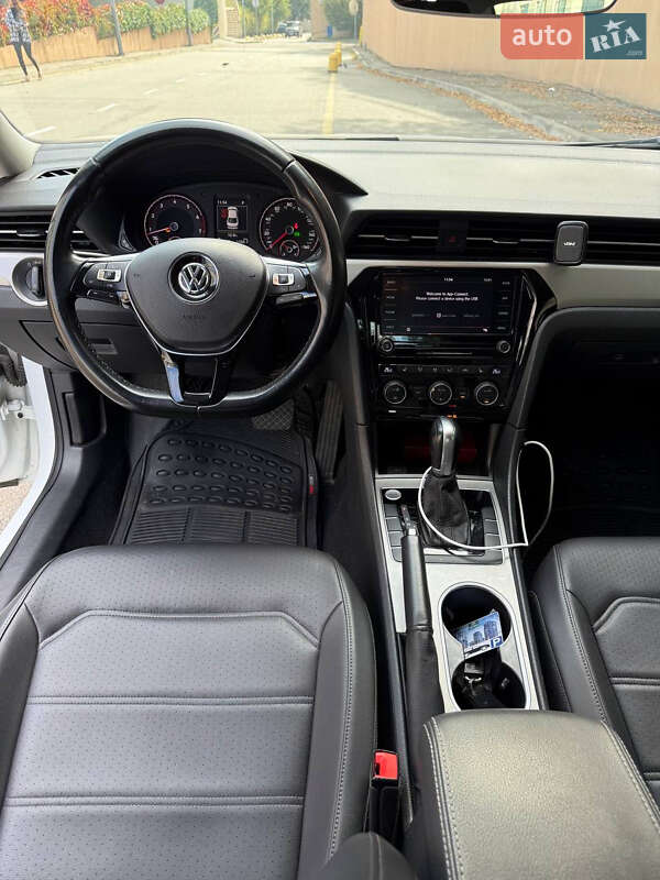 Седан Volkswagen Passat 2020 в Киеве