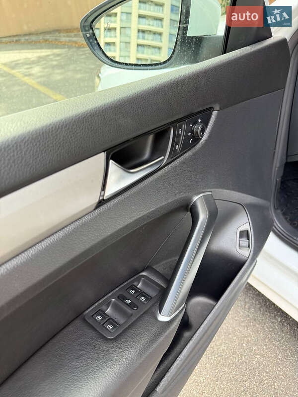 Седан Volkswagen Passat 2020 в Киеве
