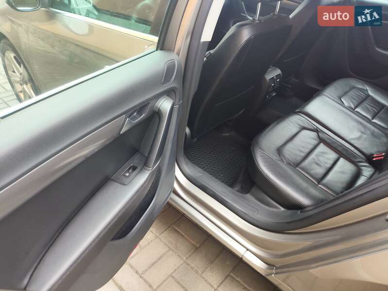 Универсал Volkswagen Passat 2012 в Тетиеве