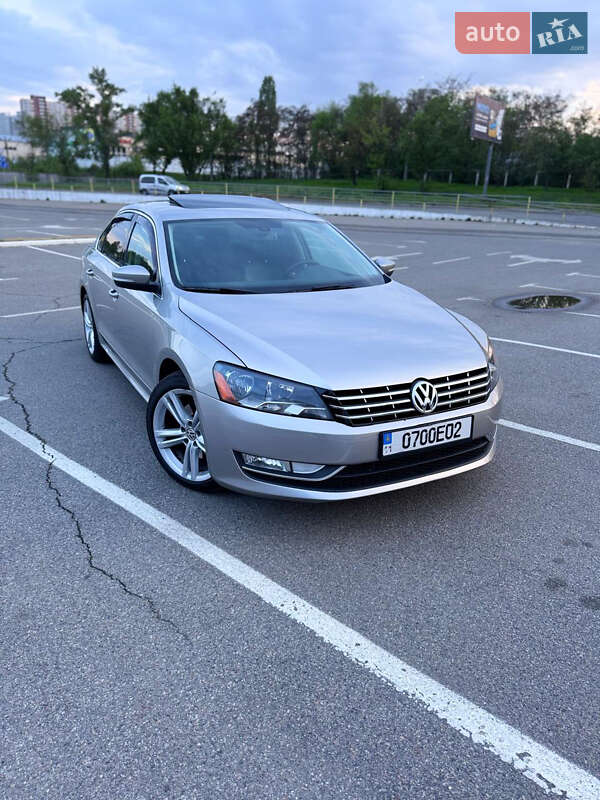 Седан Volkswagen Passat 2012 в Киеве