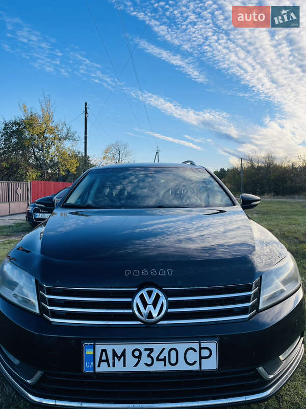Универсал Volkswagen Passat 2011 в Коростене