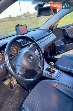 Универсал Volkswagen Passat 2011 в 