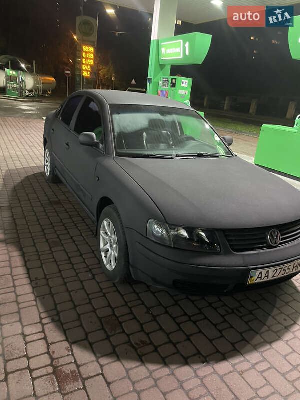 Седан Volkswagen Passat 1998 в  фото Седан Volkswagen Passat 1998 в