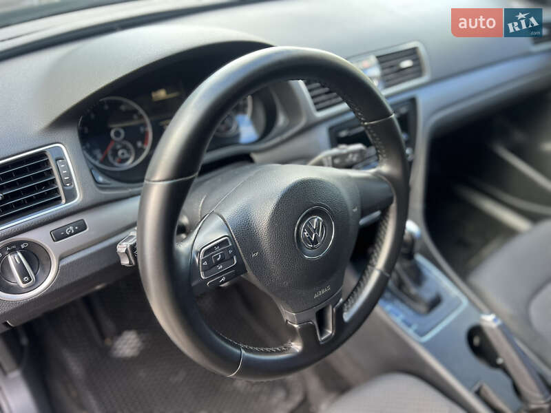 Седан Volkswagen Passat 2012 в Киеве фото 24 Седан Volkswagen Passat 2012 в Киеве