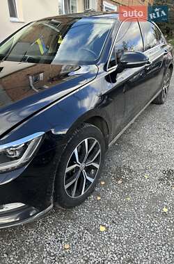 Седан Volkswagen Passat 2018 в 