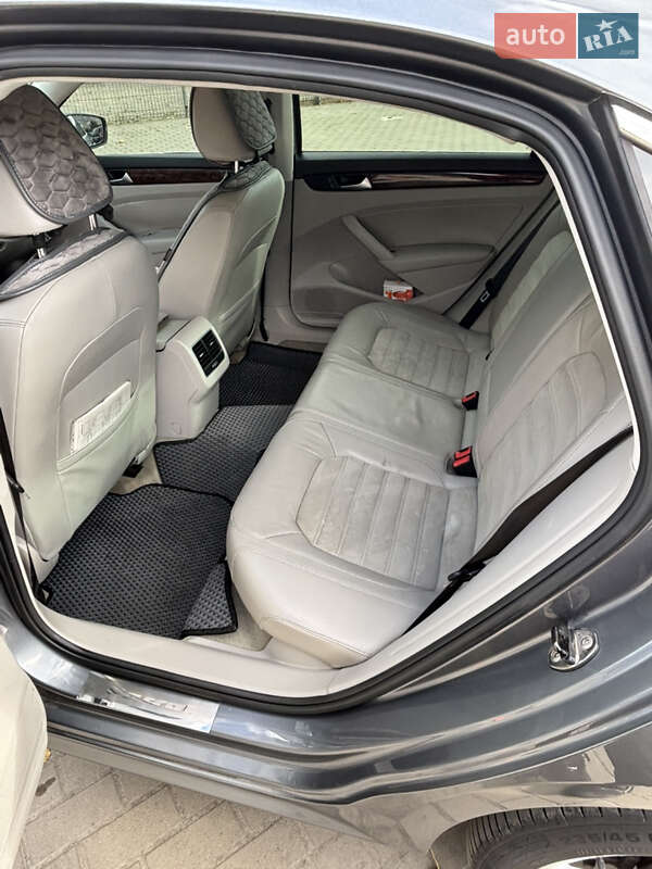 Седан Volkswagen Passat 2013 в Сумах