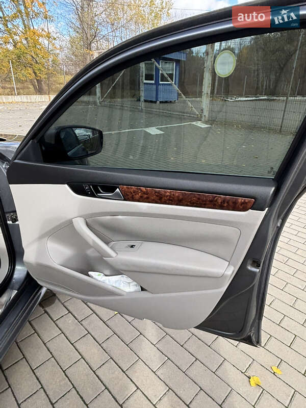 Седан Volkswagen Passat 2013 в Сумах