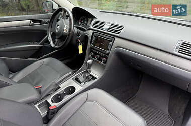 Седан Volkswagen Passat 2015 в 