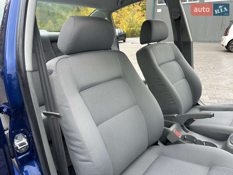 Седан Volkswagen Passat 2002 в Тернополе