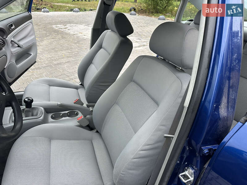 Седан Volkswagen Passat 2002 в Тернополе