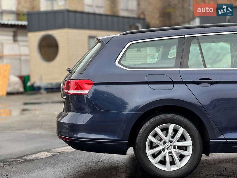 Универсал Volkswagen Passat 2015 в Киеве