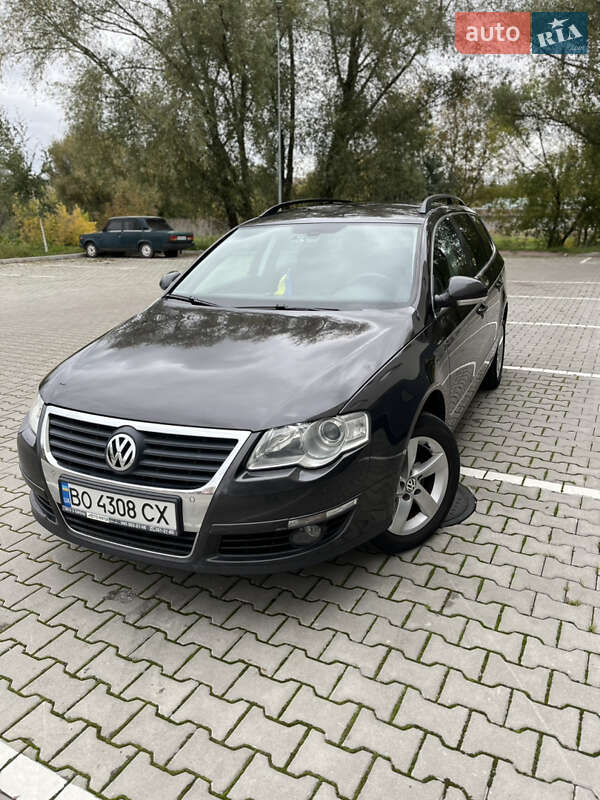 Універсал Volkswagen Passat 2010 в Хмельницькому
