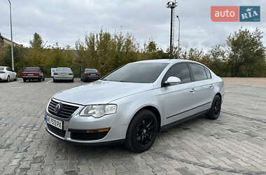 Седан Volkswagen Passat 2005 в Кривом Роге