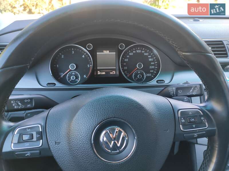 Універсал Volkswagen Passat 2011 в Вінниці