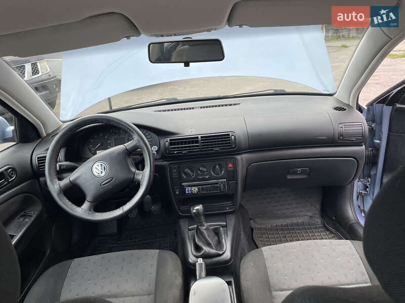 Седан Volkswagen Passat 1998 в Вінниці