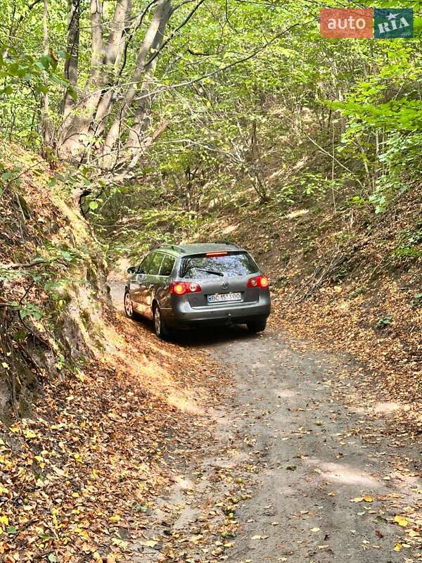 Универсал Volkswagen Passat 2006 в Великих Мостах