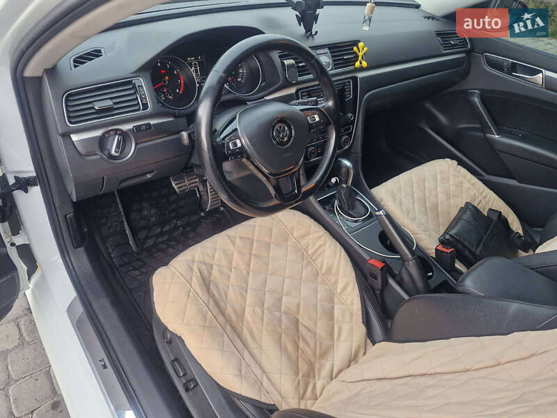 Седан Volkswagen Passat 2016 в Харькове