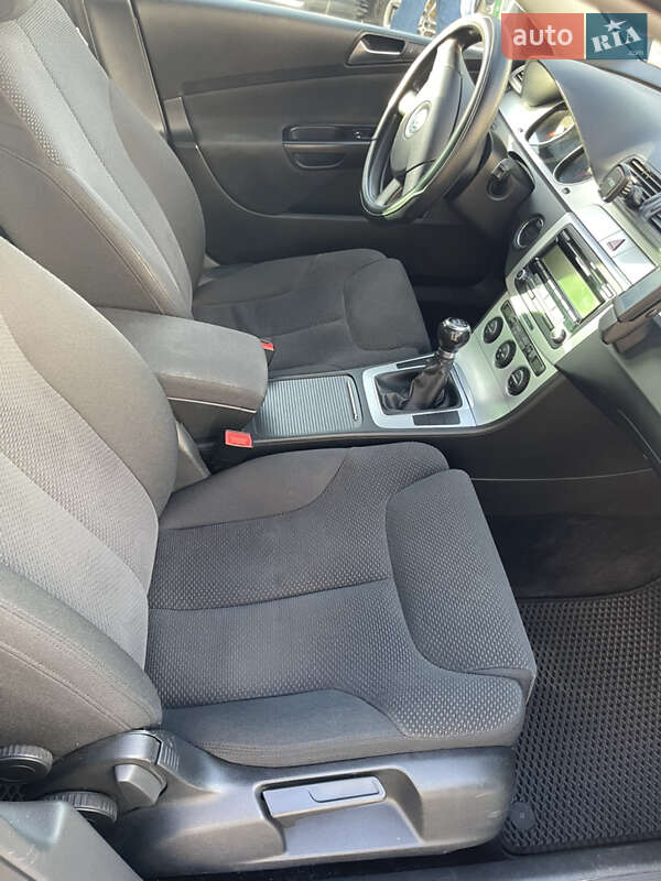 Універсал Volkswagen Passat 2009 в Києві фото 15 Універсал Volkswagen Passat 2009 в Києві