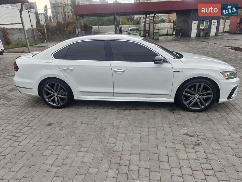 Седан Volkswagen Passat 2016 в Харькове