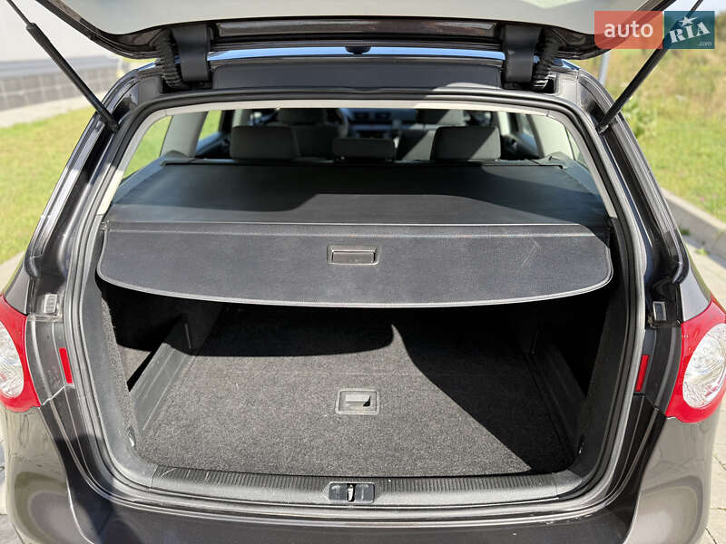 Универсал Volkswagen Passat 2010 в Ровно фото 32 Универсал Volkswagen Passat 2010 в Ровно