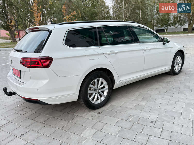 Универсал Volkswagen Passat 2022 в Вараше