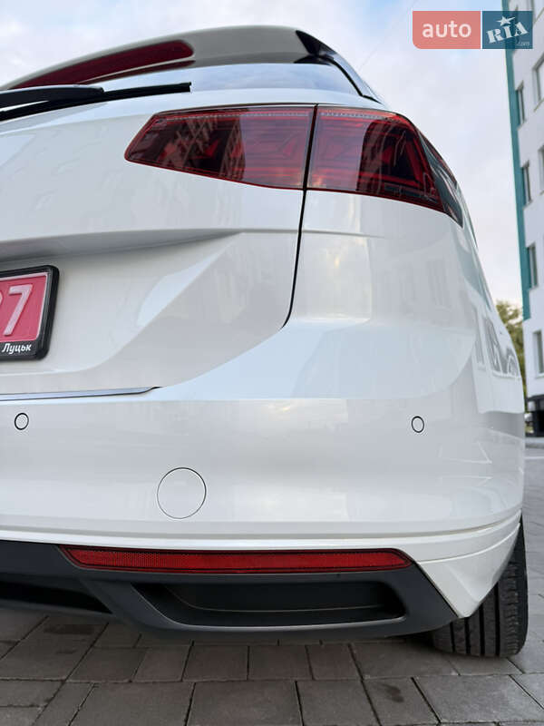 Универсал Volkswagen Passat 2022 в Вараше