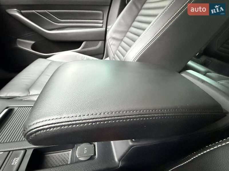Универсал Volkswagen Passat 2022 в Вараше
