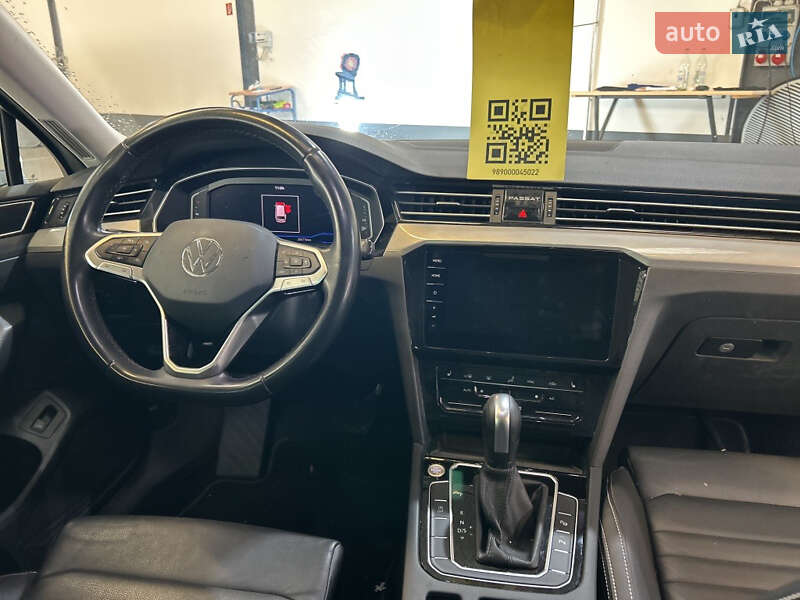 Универсал Volkswagen Passat 2022 в Вараше