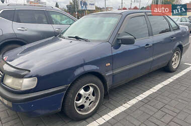 Седан Volkswagen Passat 1996 в Чернігові