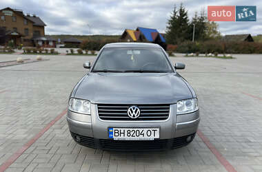 Седан Volkswagen Passat 2004 в 