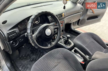 Седан Volkswagen Passat 2004 в 