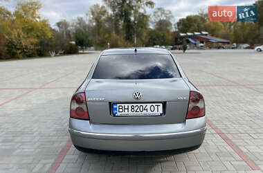 Седан Volkswagen Passat 2004 в 